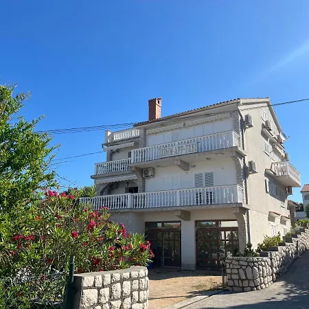 Vuksan Guest house Rab Town