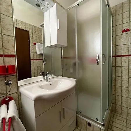 Guest house Vuksan 3*