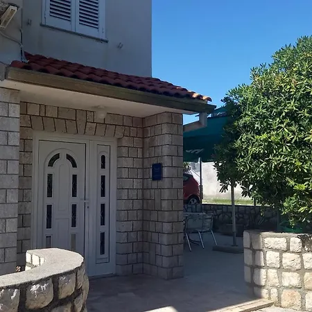 Vuksan Guest house