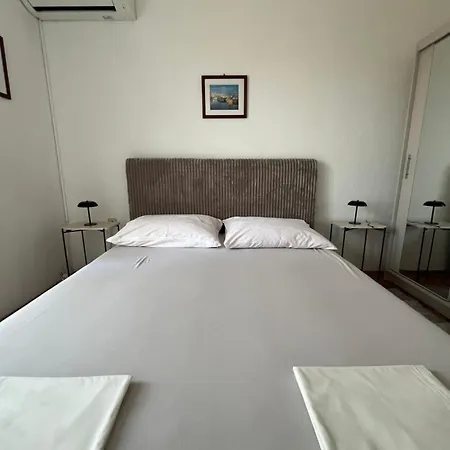 Guest house Vuksan Rab Town
